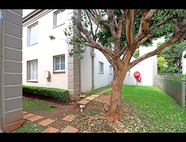 2 BEDROOM TOWNHOUSE FOR SALE IN ORIEL